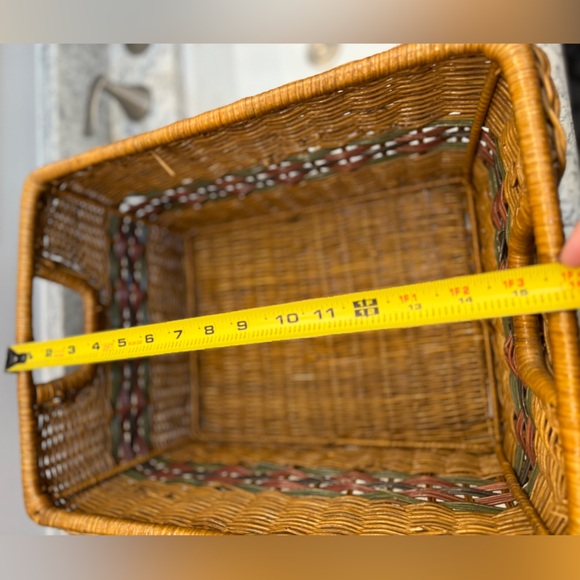 Signature Basket by The Homemaker Collection. Metal Frame Early 2000’s - Picture 15 of 15